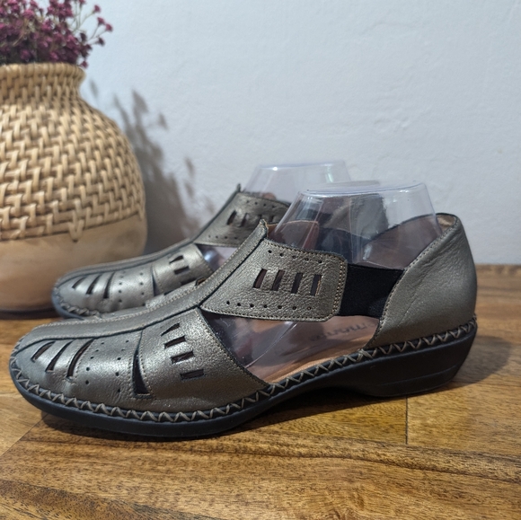 Remonte Women's US11.5EU42 "Dorndorf" Metallic Bronze Laser Cut Athleisure Shoes - Picture 2 of 9